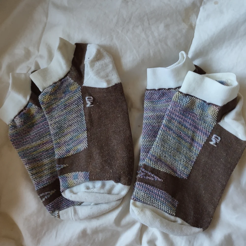 NWOT 2 Pairs of Athleta ankle socks